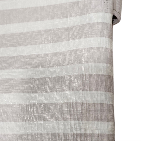 Kate Spade Storybook Fairmount Square Carolyn Crossbody Purse. In Used Condition - Picture 3 of 9